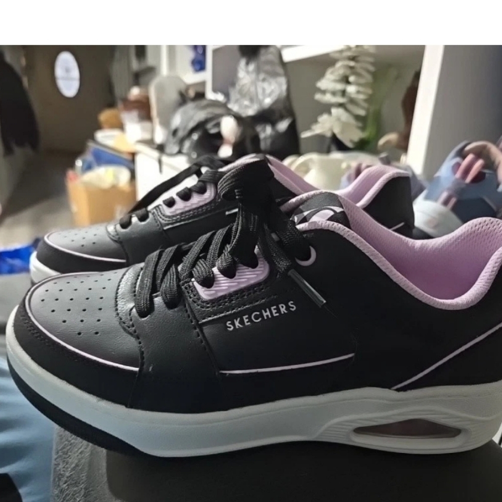 Skechers Women's Black and Light Pink Low-Top Athletic Sneakers, 3